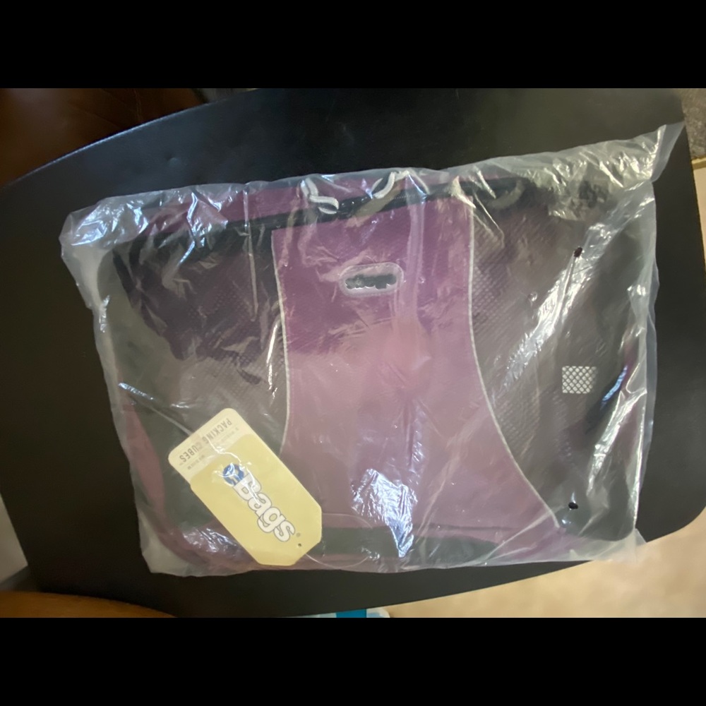 Storage pouches for luggage
